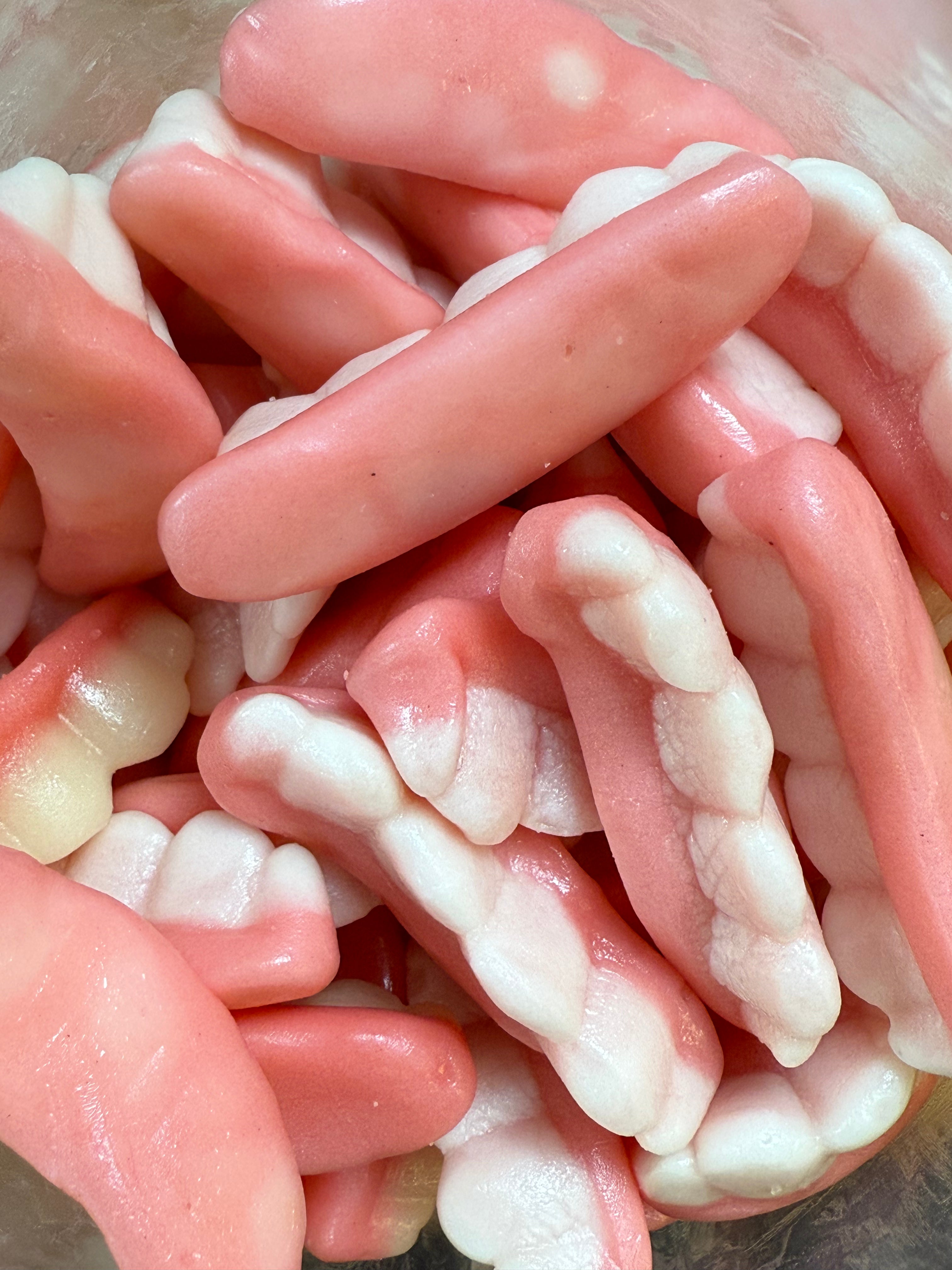 Snwy Teeth